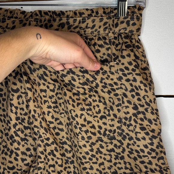 Aerie Lyocell Camp Leopard/Cheetah Print Women's Shorts Medium - Picture 6 of 12